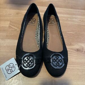 Daisy Fuentes Ruby women’s flats